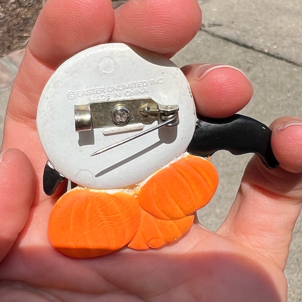 Easter Unlimited PIN Halloween Vintage MAN MOON brooch Bat PUMPKIN - Picture 5 of 14